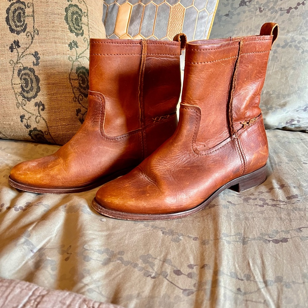 Frye Anna Short Boot